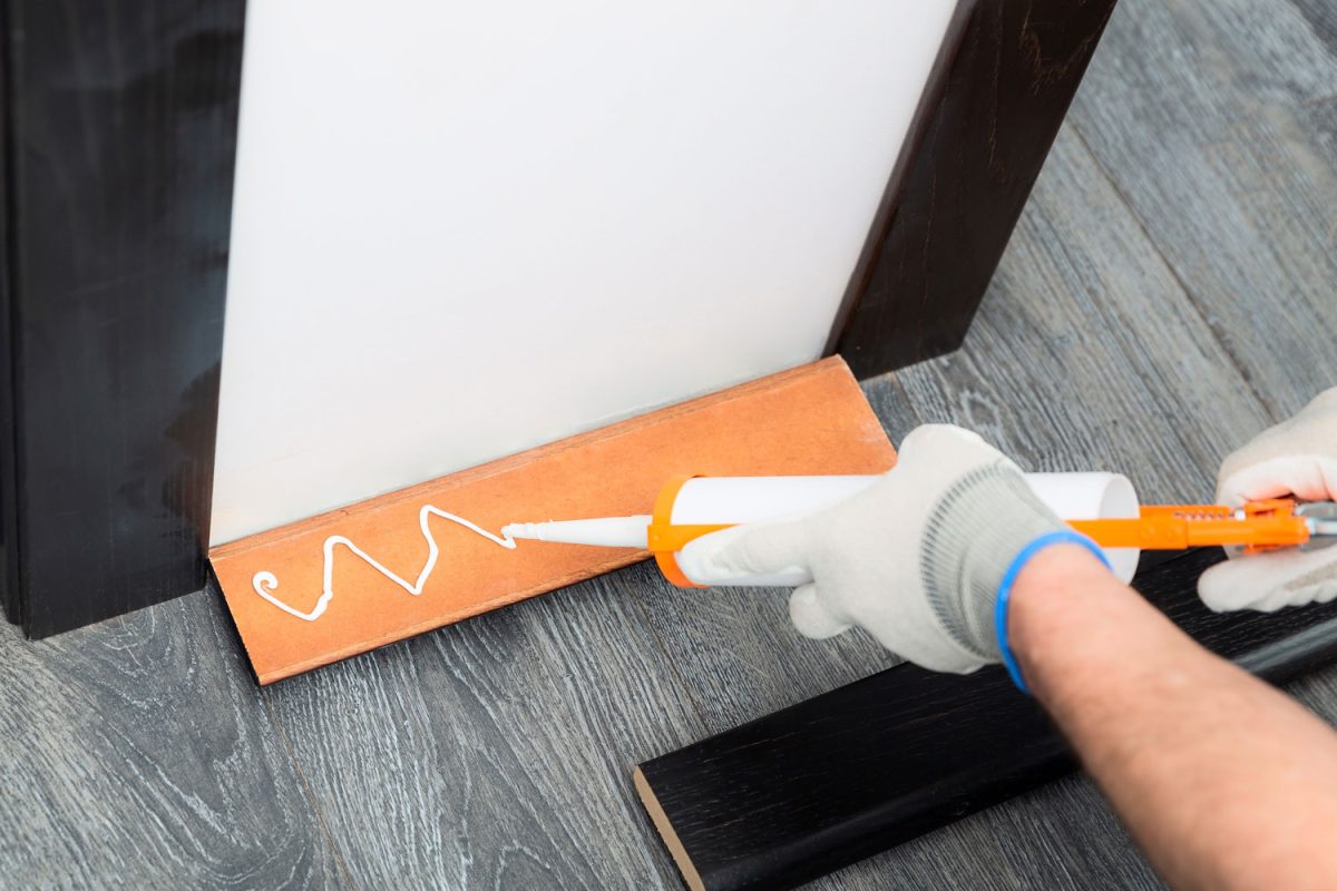 DIfferent types of glue or adhesive for your baseboards